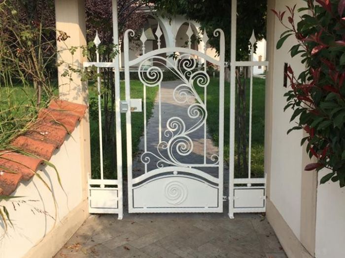 Archisio - Piccola Carpenteria Metallica - Progetto Inferiate in ferro