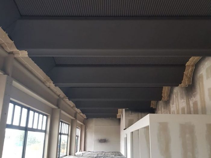 Archisio - Stil Pitture Di Gorgoglione Salvatore - Progetto Ripristino scuri in legno e tinteggiatura capannone