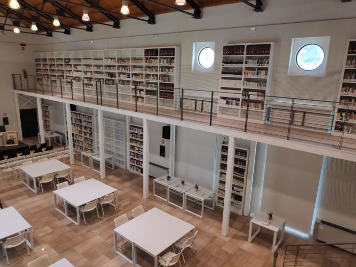 Archisio - Adriano Gerardo Pasciuti - Progetto Realizzazione ballatoio e scaffalature biblioteca