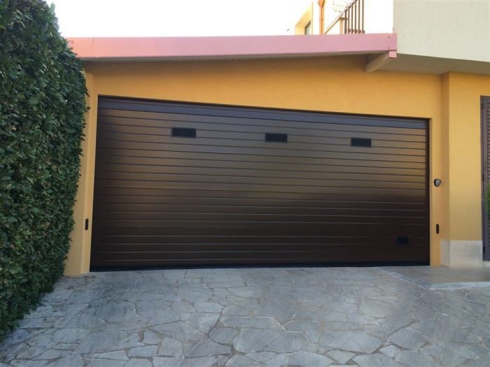 Archisio - Serramenti Puglisi srl - Progetto Porte basculanti e porte sezionali