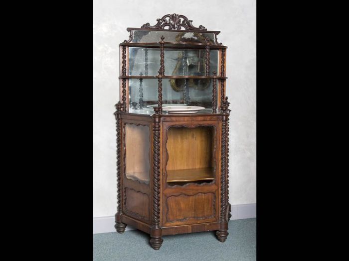 Archisio - Araba Fenice Antichit - Progetto Mobili