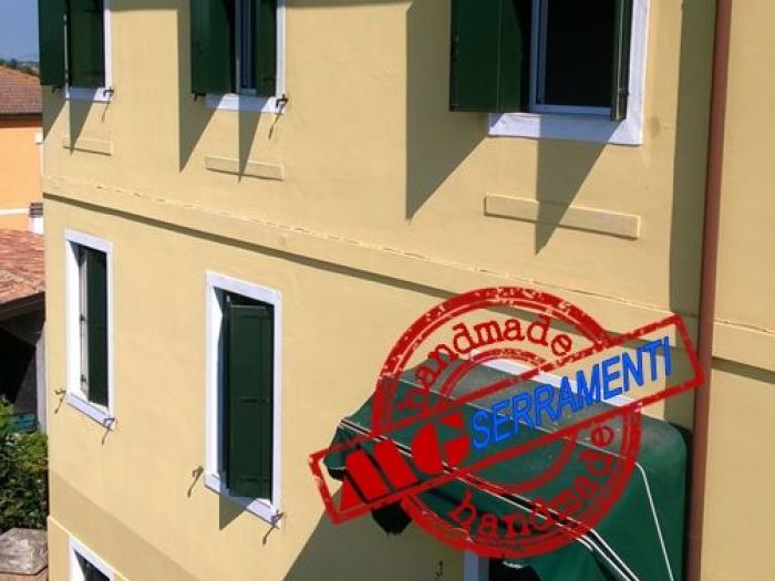 Archisio - Mg Serramenti - Progetto Scuri in alluminio