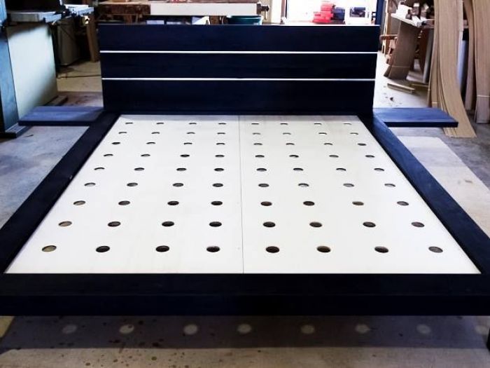 Archisio - Onda Arredamenti - Progetto Tavolini sedie mensole armadi arredo casa e rivestimento in legno per yacht