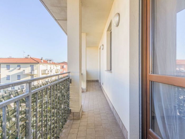 Archisio - Eukalipto Studio - Progetto Home staging completo servizio fotografico e foto drone su duplex vuoto