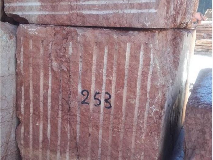 Archisio - Bagnari Marmi Due srl - Progetto Blocchi - semiblocchi - informi di prima scelta e commerciale