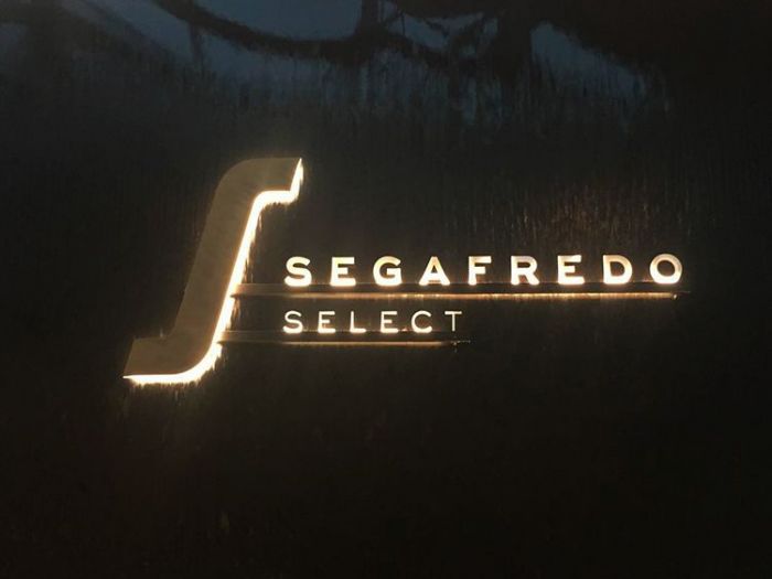 Archisio - Forme Dacqua - Progetto Parete dacqua dinterni - segafredo select dus aeroporto di dsseldorf