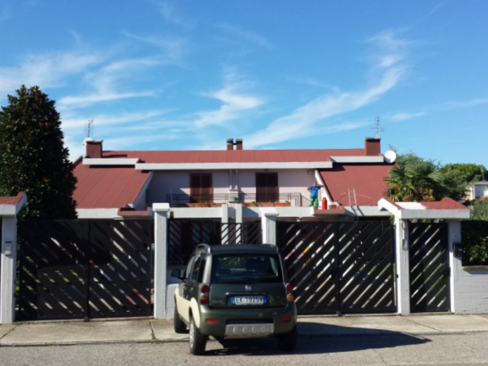 Archisio - Mada Tinteggiature-cartongesso-isolamenti - Progetto Pavimenti laminati-decorazioni speciali-armadi in cartongesso-impermealizzazioni