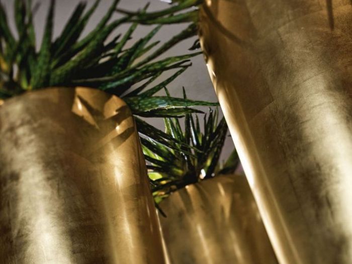 Archisio - Jupiter International srl - Progetto Set arrangement - composizioni floreali