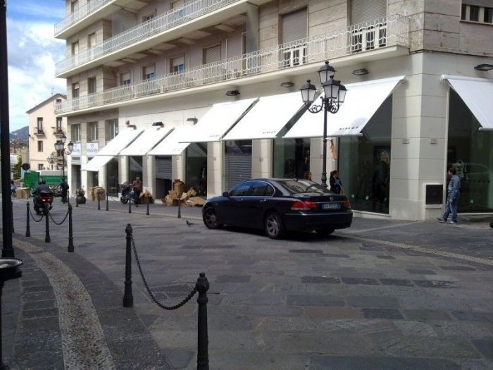 Archisio - Errico Gaglianese - Progetto Realizzazione punti vendita benetton e sisley di catanzaro