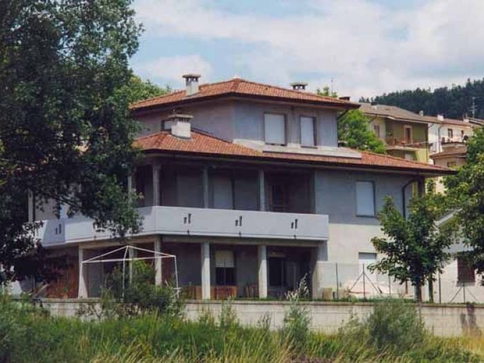 Archisio - Impresa Ferri Del Geom Lazzaro Ferri - Progetto Realizzazione ville