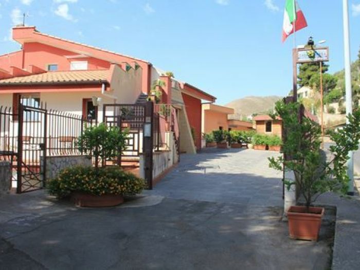 Archisio - Filippo Madonia - Progetto Bb casa rossa