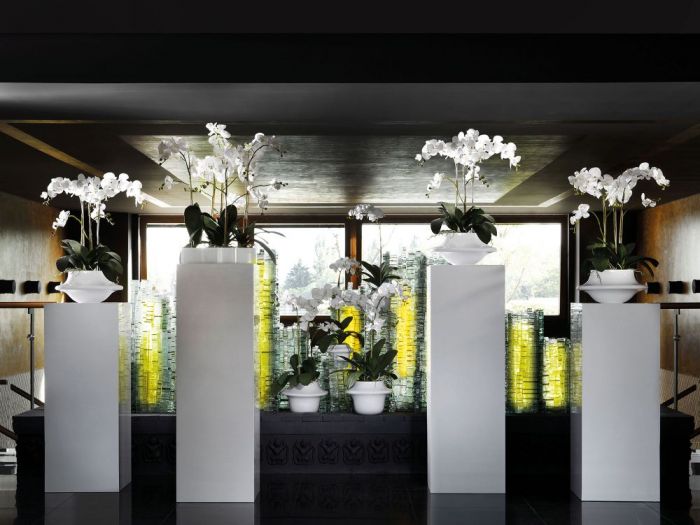 Archisio - Jupiter International srl - Progetto Set arrangement - composizioni floreali