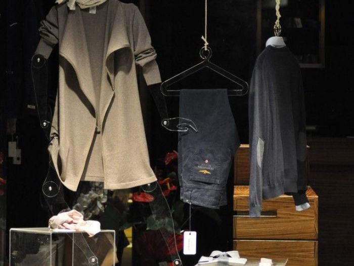 Archisio - Soa Spazio Oltre Larchitettura - Progetto Allestimento vetrina reg