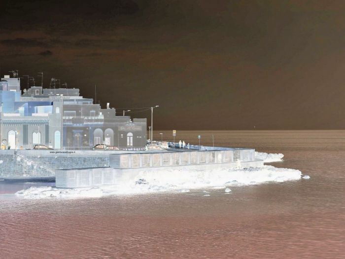 Archisio - Gianluca Vetrugno Meltem Kosan the Art Of The Negative - Artisti - Progetto Galleria 2 paesaggi