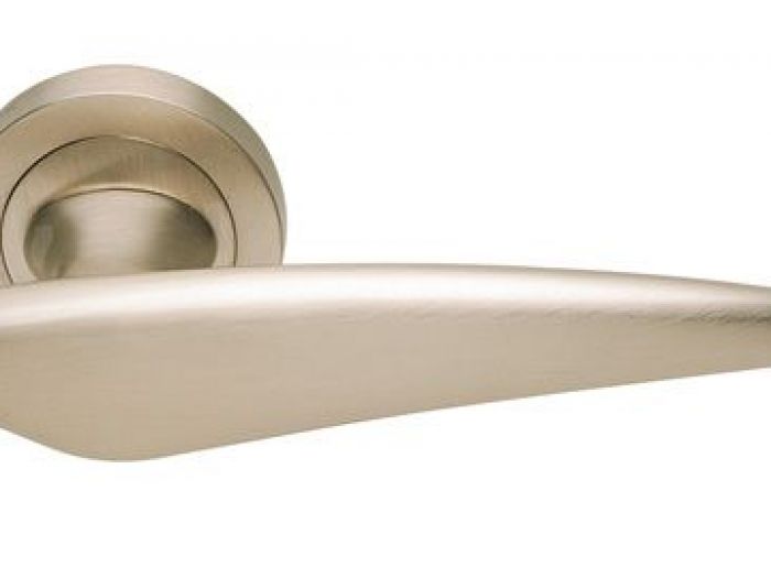 Archisio - Falegnameria Pironti - Progetto Porte finestre e maniglie