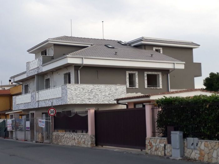 Archisio - Valeria Correale - Progetto Demolizione ricostruzione ed ampliamento di un manufatto con trasformazione in una palazzina di sei mini appartamenti