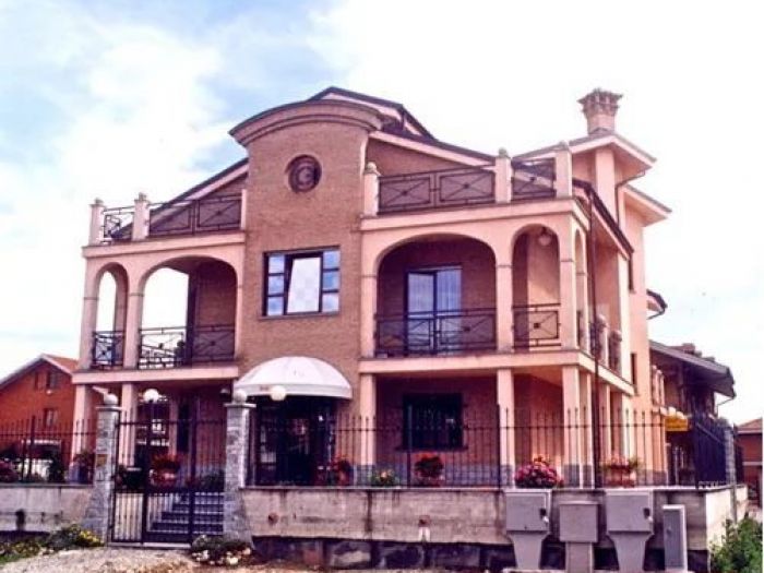 Archisio - Eliano Faoro - Progetto Palazzina residenziale - commerciale settimo