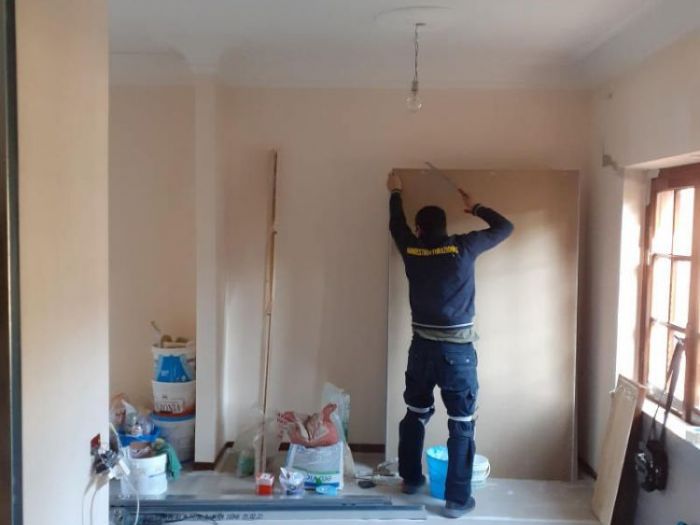 Archisio - Mani Srl Ristrutturazini - Progetto Parete in cartongesso per aggiungere una stanza presso un appartamento in roma zona axa