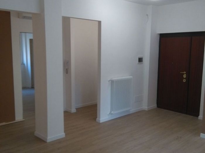 Archisio - Mani Srl Ristrutturazini - Progetto Posa in opera pavimento lvt roma zona decima