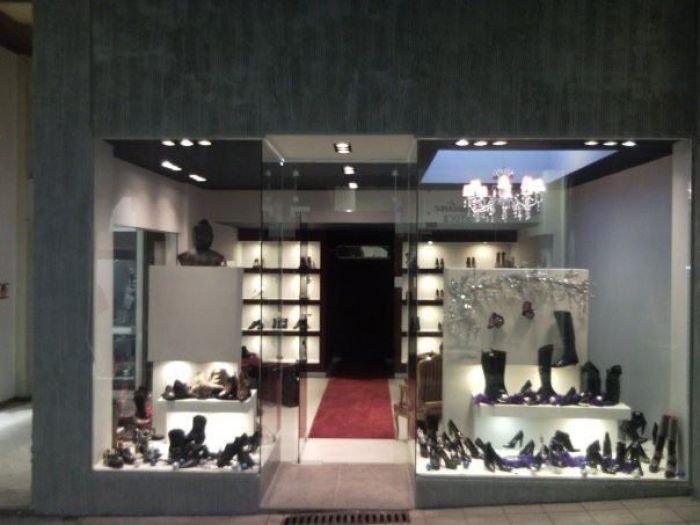 Archisio - Vincenzo Chirico - Progetto Negozio di calzature italiane in arta