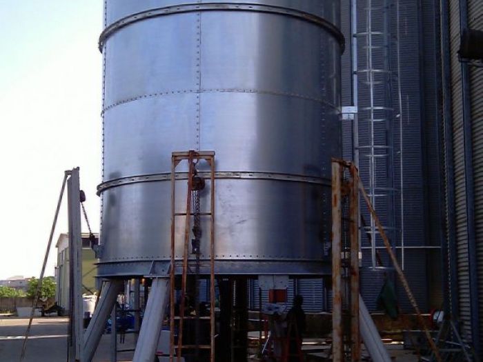 Archisio - Carmine Dedda Cd Engeneering Construction Servizi Di Ingegneria E Architettura - Progetto Progetto di fossa di ricevimento e silos in acciaio a carico rapido sovrastanti rotaie treno