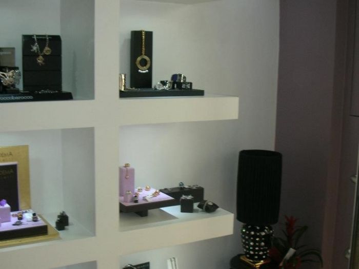 Archisio - Raffaele Cima - Progetto Realizzazione negozio di bigiotteria e watchshop