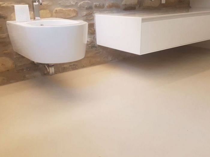 Archisio - Vaschi Restyling - Progetto Pavimenti e scale in resina