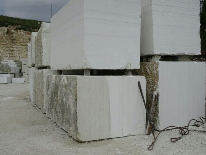 Archisio - Bagnari Marmi Due srl - Progetto Blocchi - semiblocchi - informi di prima scelta e commerciale