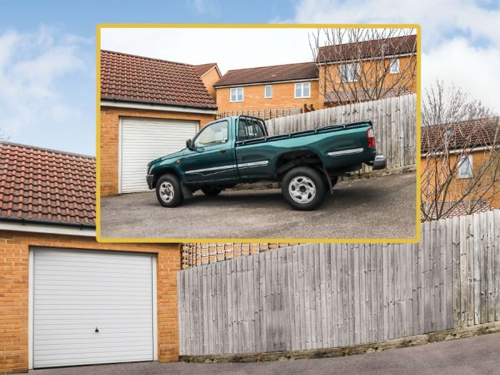 Archisio - Usama Ali - Progetto Real estate object removal