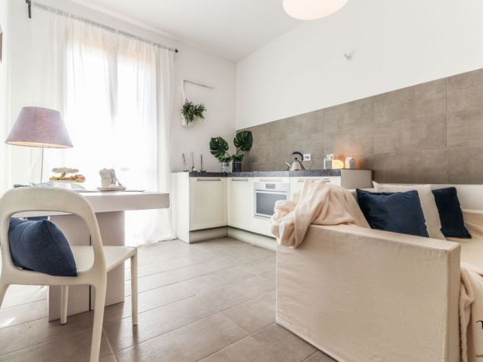 Archisio - Marina Ghedini - Progetto Home staging full con mobili di cartone