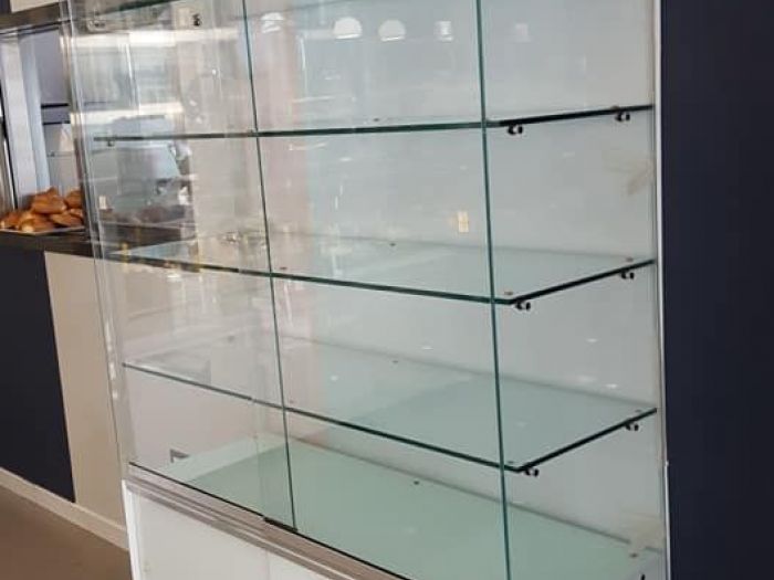 Archisio - Tortoglass - Progetto Vetrine sportelli cucine vetrate