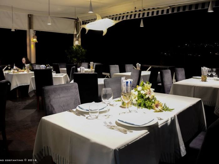 Archisio - Stefano Costantino - Progetto Acquario luminoso allinterno di un ristorante