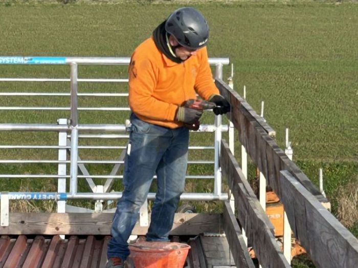 Archisio - Cs Costruzioni Snc - Progetto Montaggi parapetti sgs