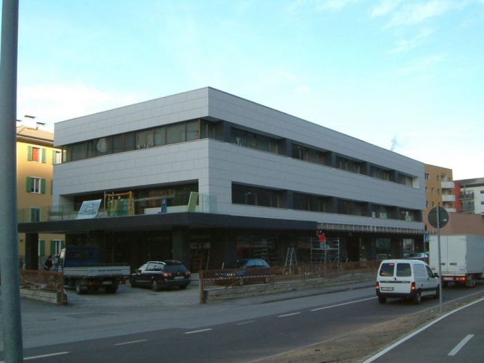 Archisio - Mkstudio - Progetto Edificio commerciale