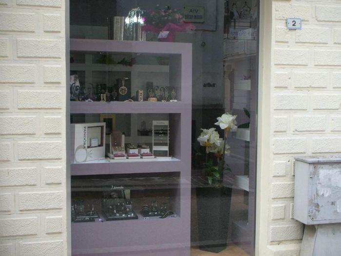 Archisio - Raffaele Cima - Progetto Realizzazione negozio di bigiotteria e watchshop