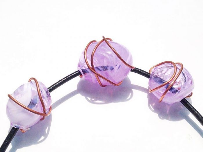 Archisio - Marco Manganaro - Progetto Alessandrite un vetro che cambia colore a seconda della luce che lo colpisce