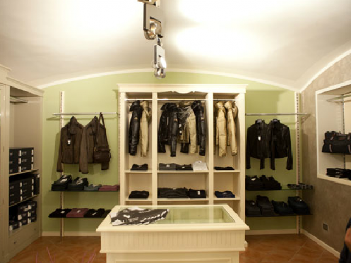 Archisio - Cotto Arredamenti - Progetto Abbigliamento e articoli regalo