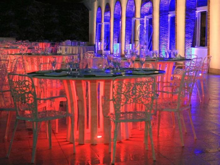 Archisio - Vincenzo Bafunno - Progetto Luce di vino - tavolo