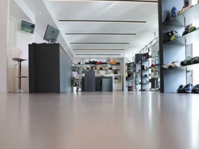 Archisio - Vaschi Restyling - Progetto Pavimenti e scale in resina