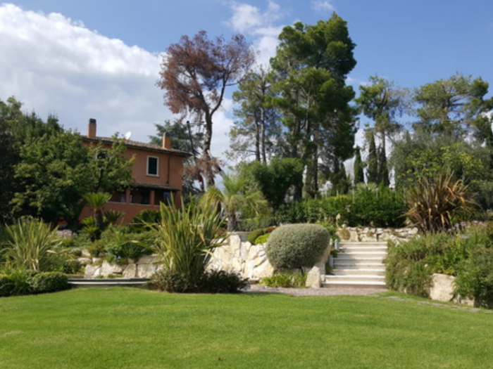 Archisio - Riccardo Traini - Progetto Taglia xl