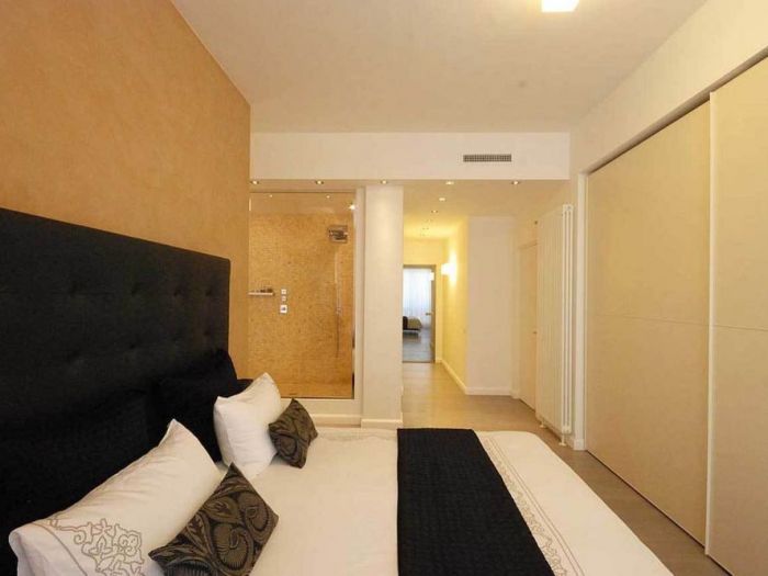 Archisio - Roberto Silvestri - Progetto Luce materiali spazio e una grande cucina