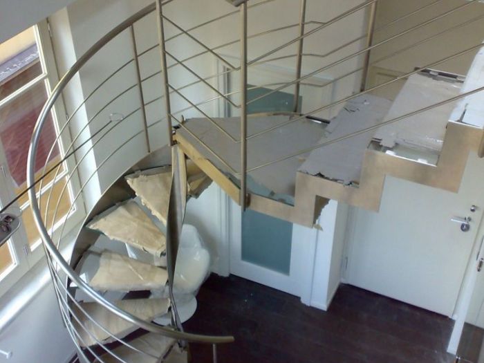 Archisio - Tecno Plus Snc - Progetto Scala a chiocciola in acciaio inox e cristallo