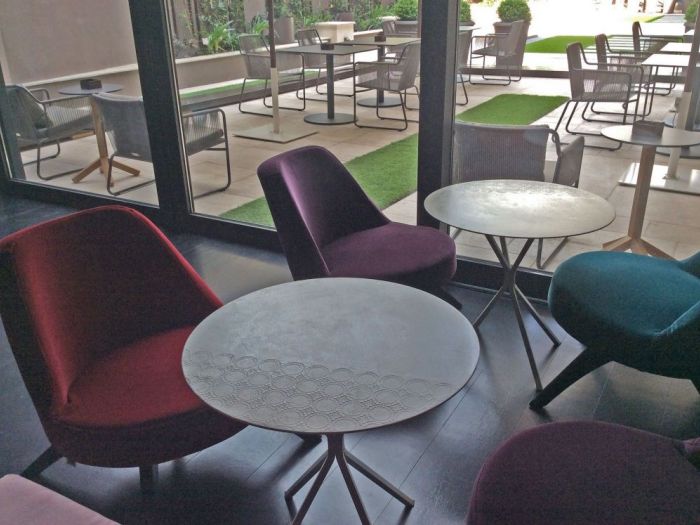 Archisio - Alice Corbetta - Progetto Tavoli fifty house hotel