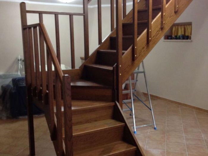 Archisio - Falegnameria Su Misura - Progetto Scale in legno su misura