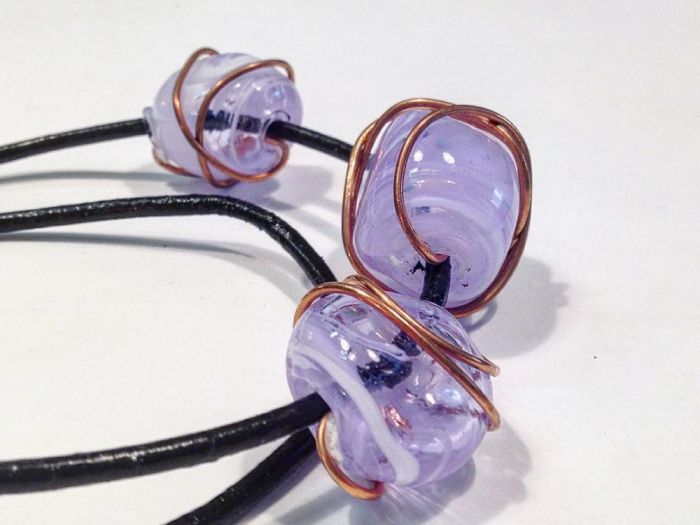 Archisio - Marco Manganaro - Progetto Alessandrite un vetro che cambia colore a seconda della luce che lo colpisce