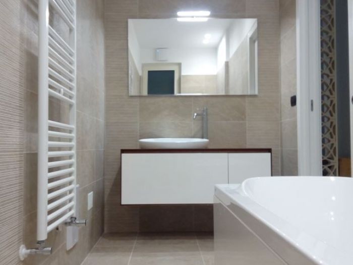 Archisio - Domenico Sforza - Progetto Inside on the seaLavori di manutenzione straordinaria arredamento e nuova illuminazione di un monolocale nella zona di san giorgio torre a mare