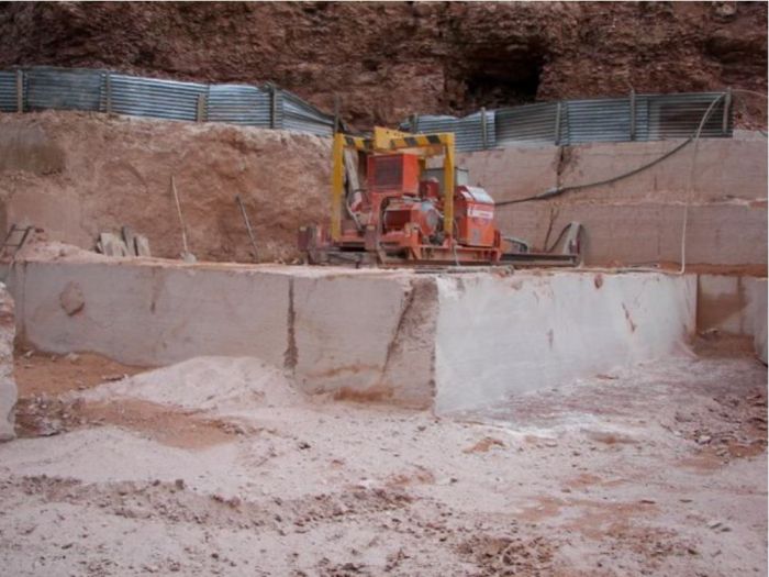 Archisio - Bagnari Marmi Due srl - Progetto Blocchi - semiblocchi - informi di prima scelta e commerciale