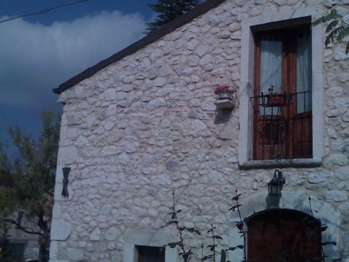 Archisio - Maurizio Loi - Progetto Committente maria antonietta consalvi - restauro e consolidamento di piccolo fabbricato