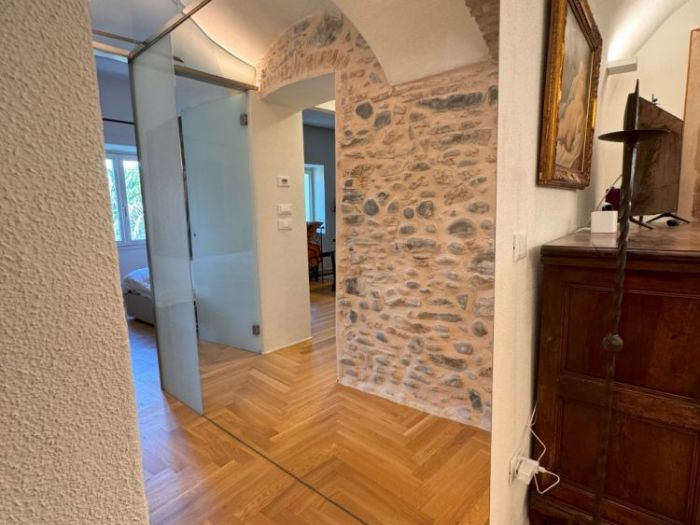 Archisio - Nadine Schmitz - Progetto Tutte le case antiche hanno unanima