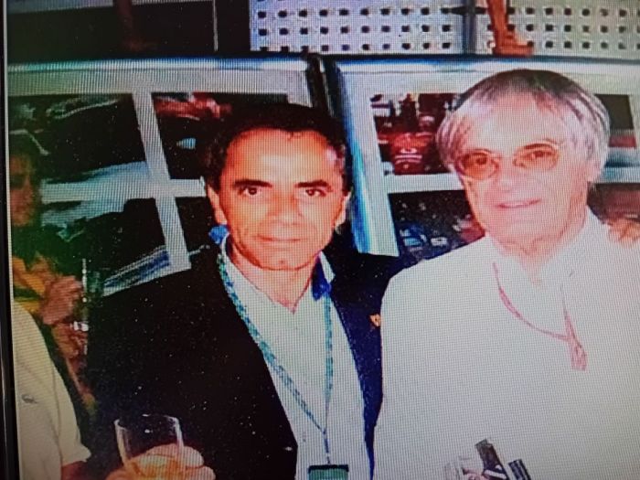 Archisio - Dino Dr Nicotra - Progetto La nostra azienda nasce nel 2004 si occupa in particolar modo nel settore marketing consulenze aziendali e comunicazione in formula uno del lusso come vetture supercar ferrari ferrari da collezione lamborghini bugatti aston martin con incarichi d